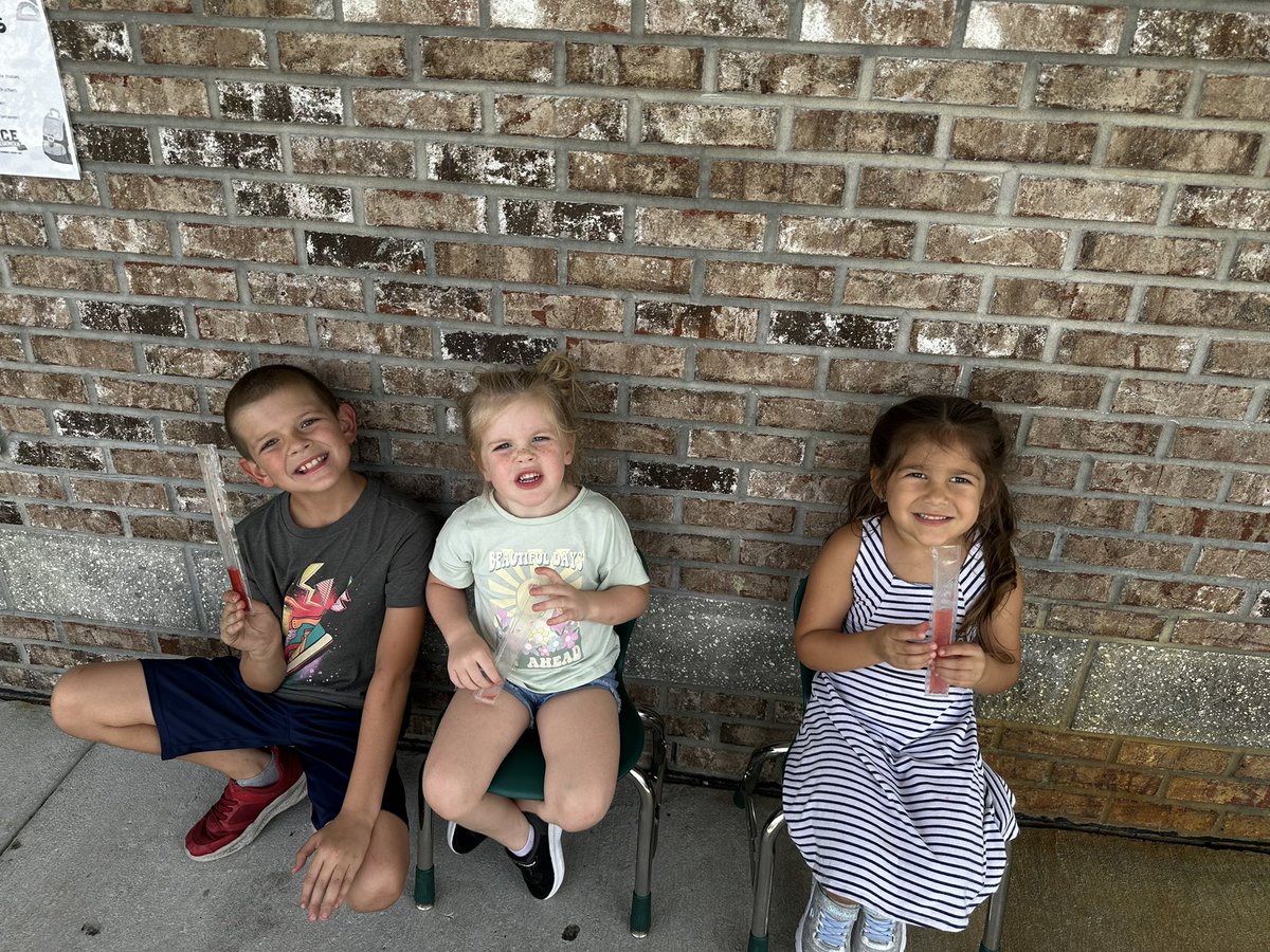 Popsicle Fridays at The Cove! ❤️ #ManateeCove #TGIF