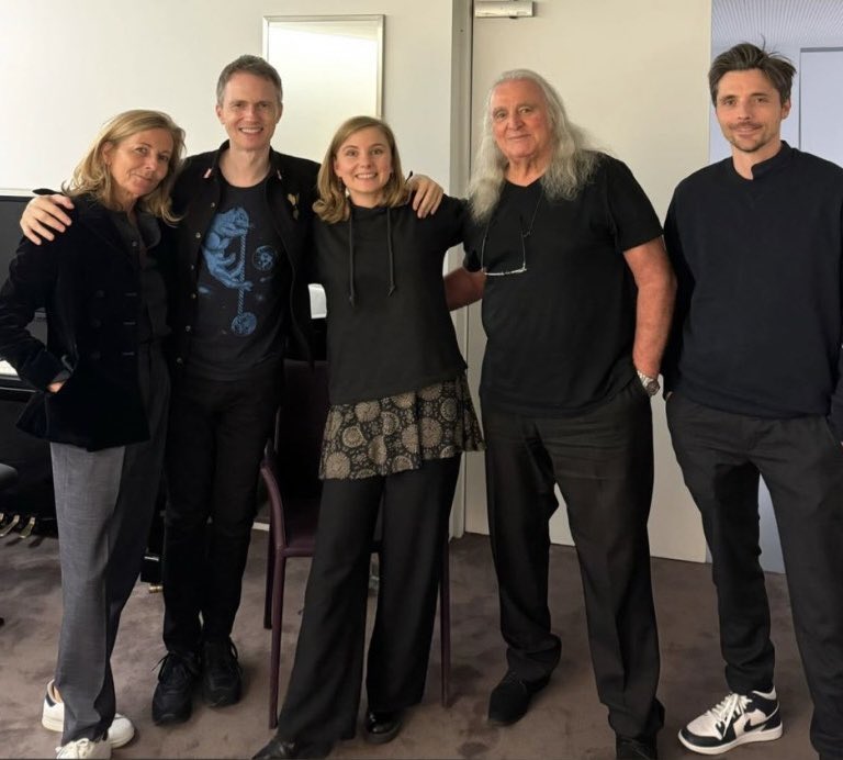 Ce soir pour Dodo Tharaud de chouettes invités : @clairechazal <a href="/MarieOppert/">Marie Oppert</a> <a href="/RPersonnazoff/">raphael personnaz</a> #RolandRomanelli
