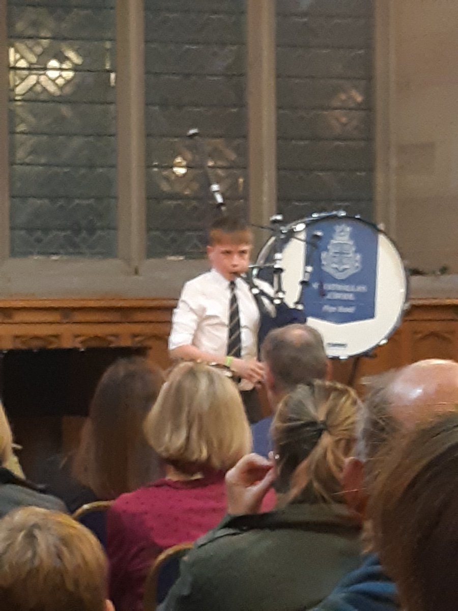djbecosse's tweet image. Impressive start to the @StrathallanSch @strathpipeband  evening Pipe Band Recital in the packed David Pighills Room #StrathCommunity #LoveLiveMusic 🎼🥁 #HardWorkPaysOff #StretchAndChallenge #PeerSupport #PlayAndGrow #GrowthM @BSAboarding @SCISschools @RSPBAHQ 🌟👏🏴󠁧󠁢󠁳󠁣󠁴󠁿