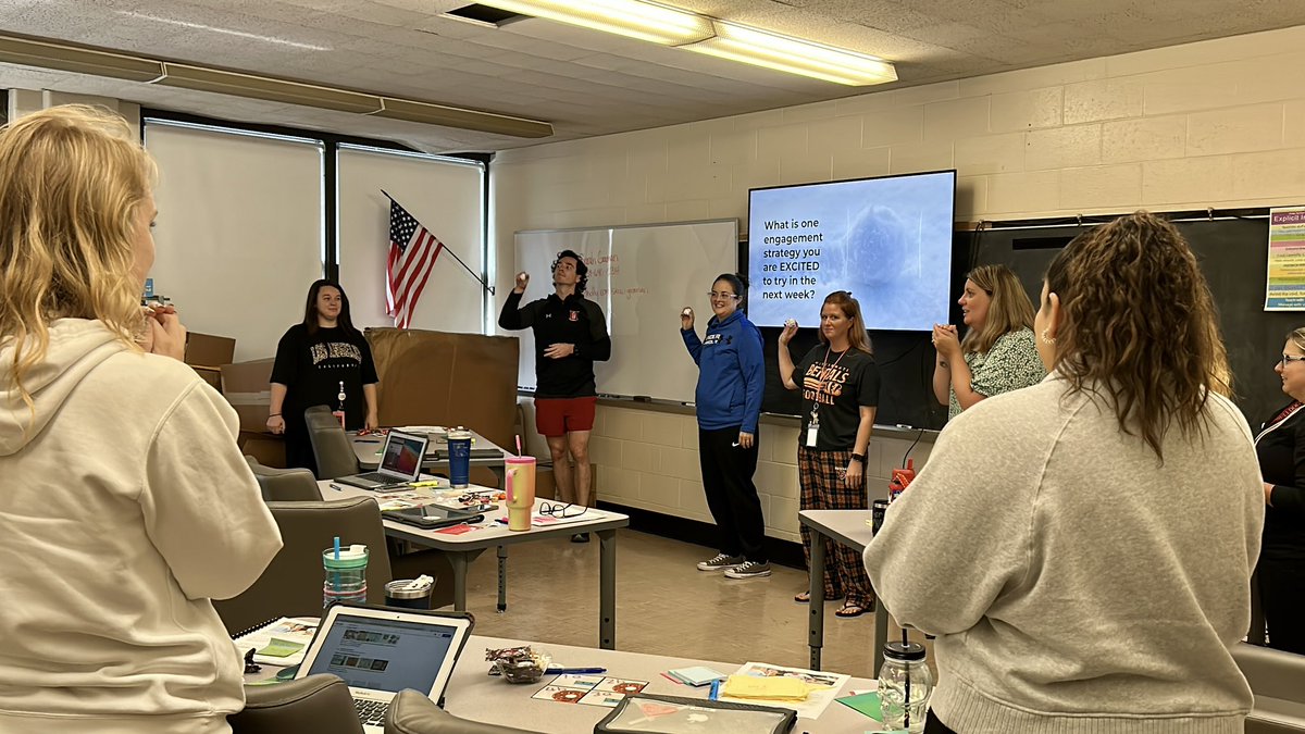 Did you know that the students who are engaged in the learning - actually do the learning?! 🤯 We had a blast practicing powerful #engagement strategies with <a href="/HolmesMSBulldog/">Holmes Middle School</a> coteaching teams today! #ConnectGrowServe <a href="/NKCESKids1st/">NKCES</a> <a href="/nkcesidea/">NKCES-IDEA</a> <a href="/covkyschools/">Covington Schools</a>