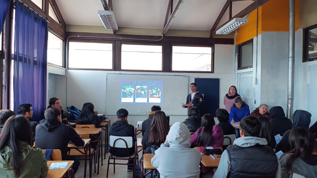 capuertovic's tweet photo. Recordamos que hasta el 22 de octubre se encuentra abierto el 2do llamado de postulación a #EscueladeGrumetes Admisión 2024. Hoy estuvimos en colegios de #Chiguayante entregando información y orientación. Ingresa a https://t.co/Y6jB4jHddL para más antecedentes.
@DGTM_Chile https://t.co/9iWovbIsWj