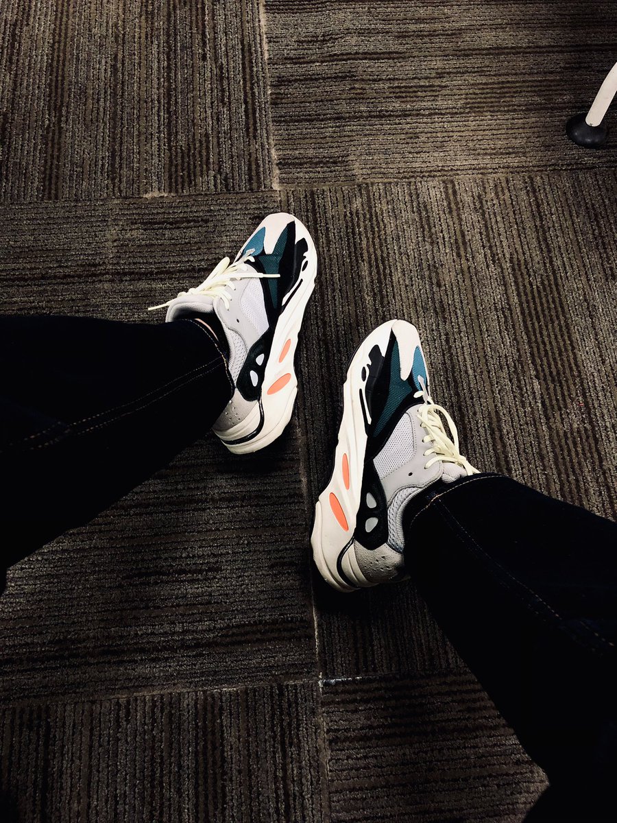 Amarsharma2704's tweet image. It was a 🌊🌊 kinda day at work. 
#KOTD 
#Waverunners
@SneakerPics23 
@SneakerDropWW 
@SneakerAdmirals 
@gunnertierno 
@theyeezymafia 
@kanyewest
