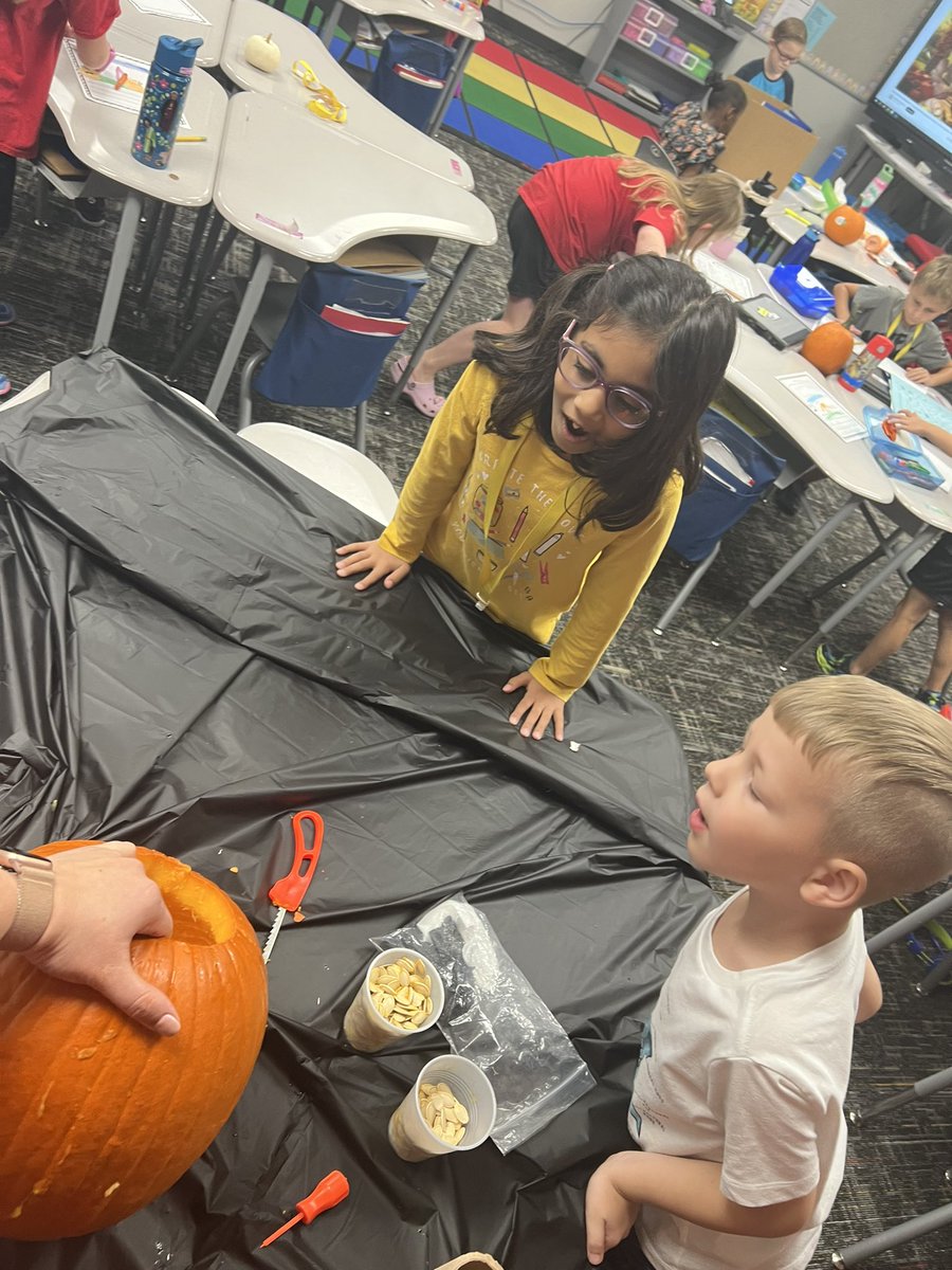 We had so much fun this week learning about the different parts & life cycle of a pumpkin.🎃We ended the week looking first hand at the inside of a pumpkin. I❤️seeing their faces of amazement when they are learning & seeing new things first hand! #bearkatbest