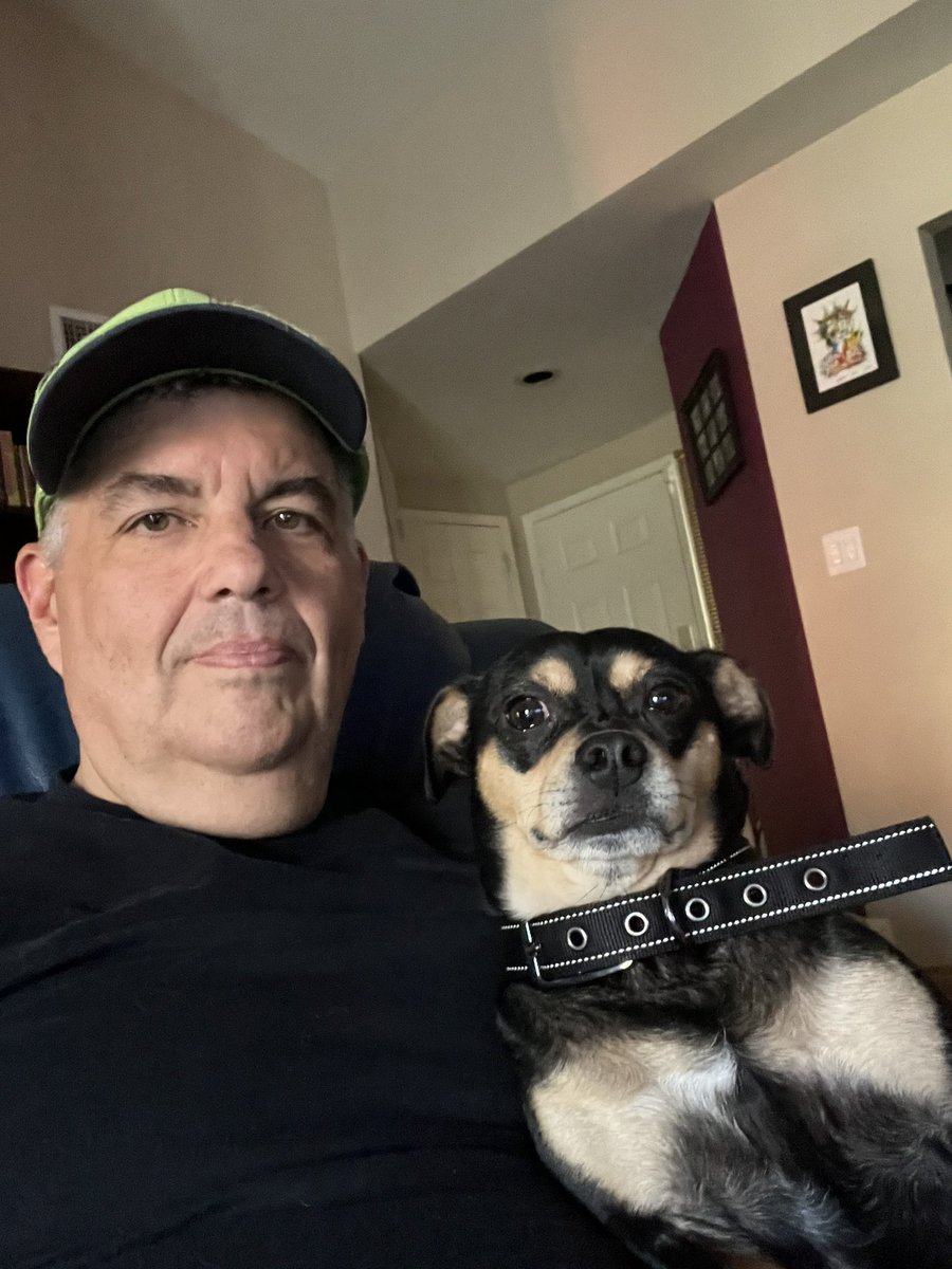 nurmiunchained's tweet photo. Anyone else have a dog who growls at the kittens on the #BB25 live feed or is it just #RontheDog ? https://t.co/CQ5ScPWv4H