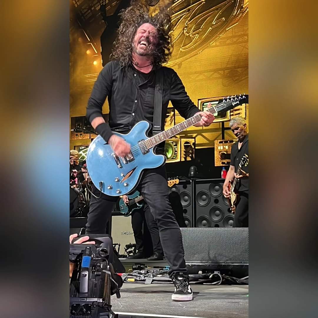 shelbywankenobi's tweet photo. Trip was too fast, too soon mang. Had a great time visiting @artedeandyperez for the @foofighters concert, opened by 90's legends @thebreeders bte- we were practically on stage for Foo. Shit was loud AF. Thanks again for hosting, Andy and fam #davelikesthenumber2 #withcheese https://t.co/1Z0m62uFXG