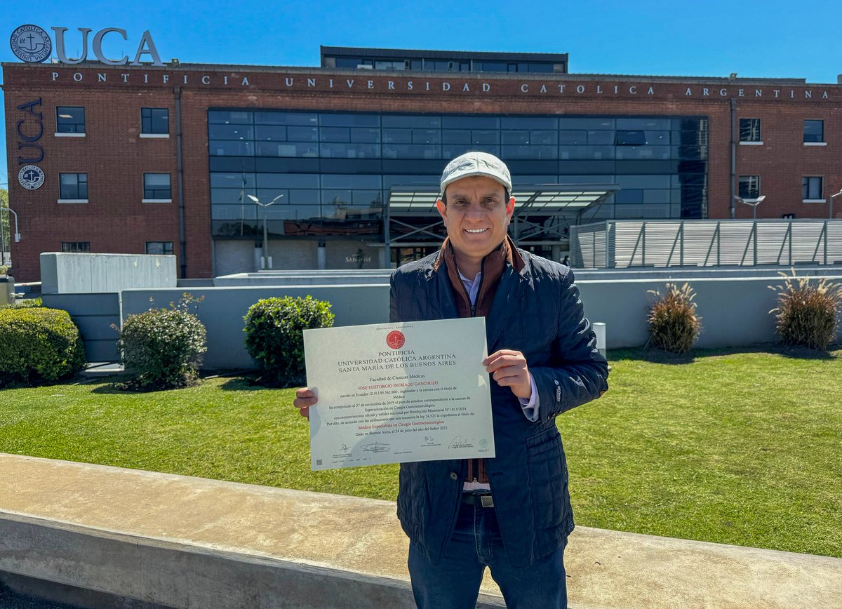 Desde pequeño soñaba con ser el mejor médico del mundo, poder servirle a muchas personas y salvar muchas vidas. Ahora Dios, y mi pueblo me han brindado la oportunidad de servirles como Alcalde, lo hago con mucho amor, pasión, entrega y dedicación.
¡Un abrazo a todos! 🫶💙