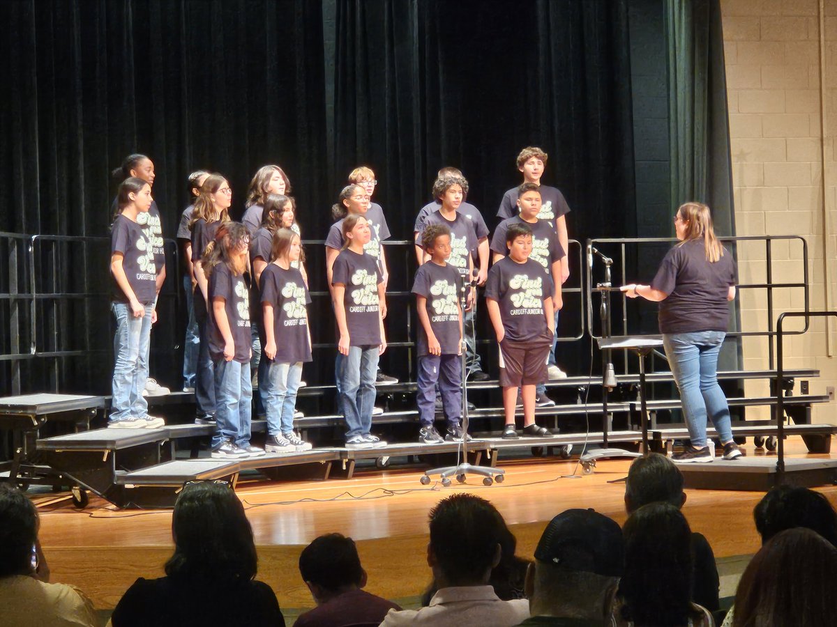 What a fabulous 1st performance by <a href="/CardiffColts/">Cardiff Junior High</a> Choir! Complete with reminders about concert etiquette. Yo Vivo Canto might have been my...or was it Sisi Ni Moja😍  Way to go Colts...keep up the great work!  <a href="/MsFreedChoir/">Rachael Freed</a>