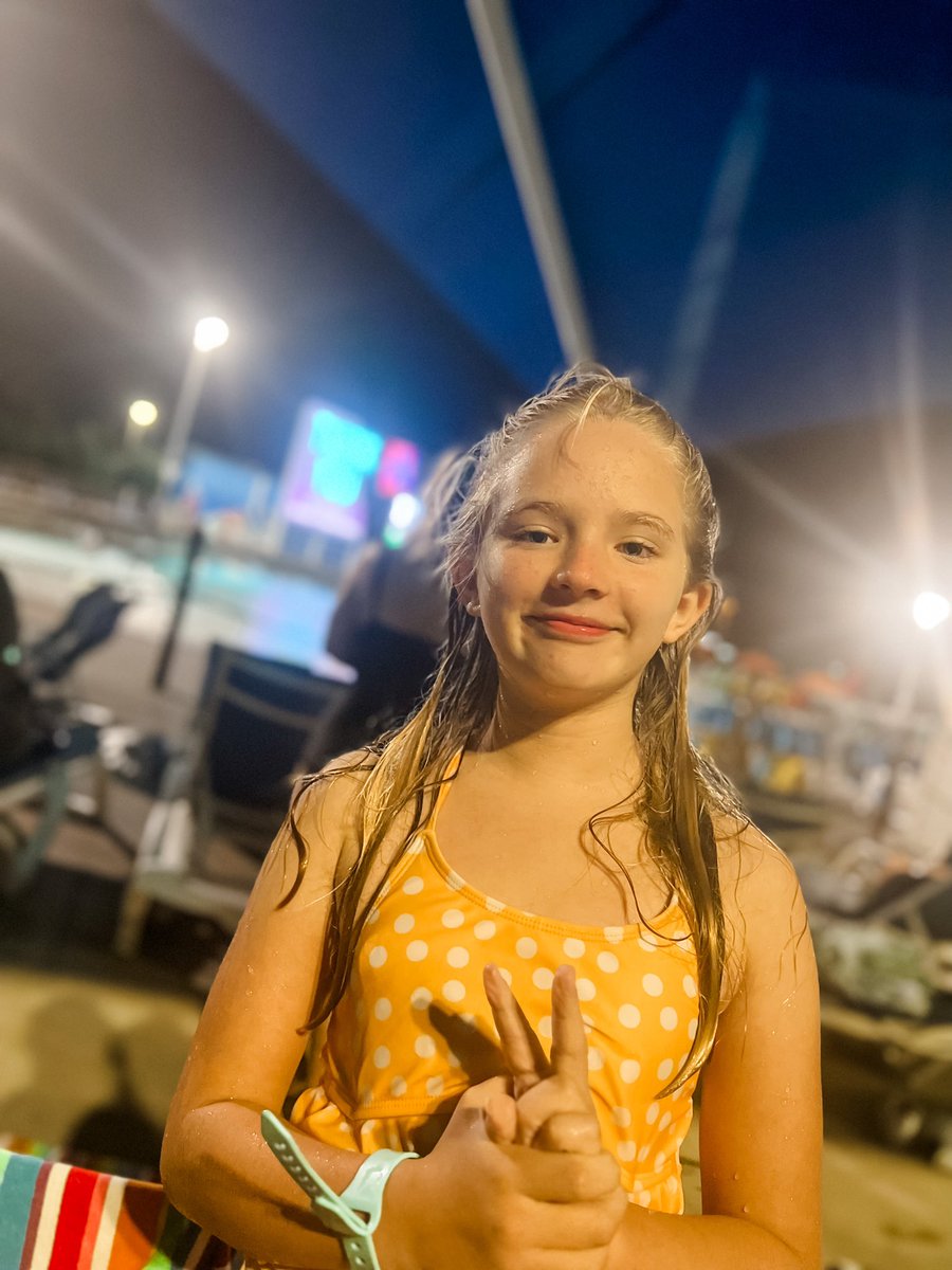 DeWayneHamby's tweet photo. Having a blast at #slidenight at #islandh20live #island20 #waterpark @IslandH2OWP https://t.co/FQxdSAokGK