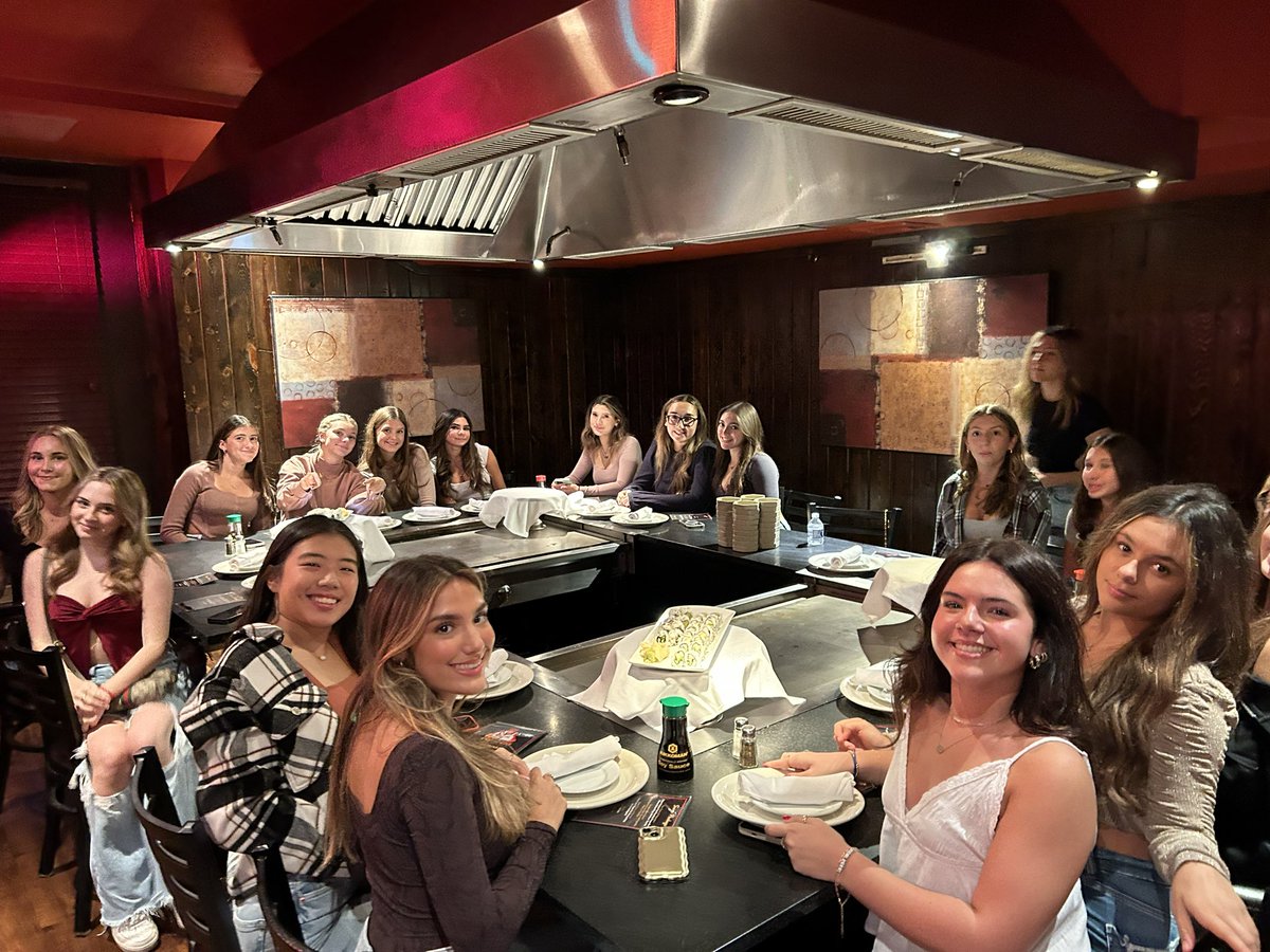 msromeroxhs tweet media