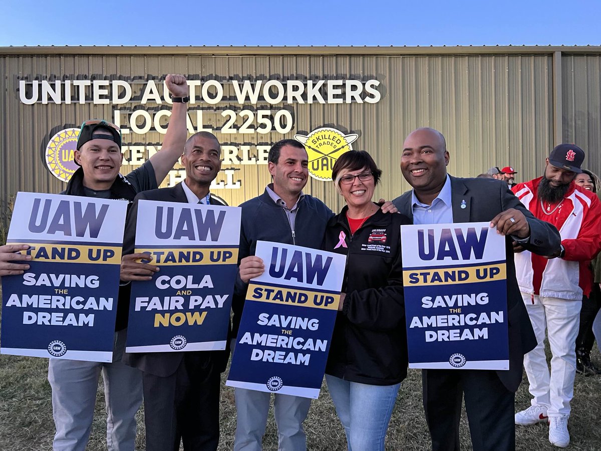 Mark Maxwell (@markmaxwelltv) on Twitter photo DNC Chair Jaime Harrison joins United Auto Workers on the picket line in Wentzville, Missouri. Photo from <a href="/tvalwx/">Tracy Hinson</a> DNC Chair Jaime Harrison joins United Auto Workers on the picket line in Wentzville, Missouri. Photo from <a href="/tvalwx/">Tracy Hinson</a>