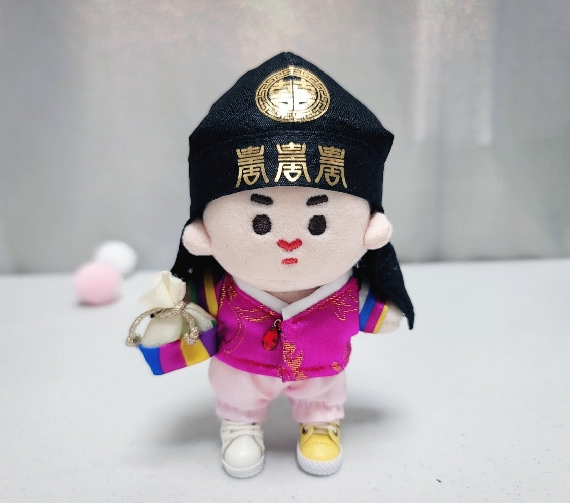 💙 지상페 인증샷 이벤트 💙

저는 못가는 지상페에서ㅠㅠ
셍부띠끄 군복입히고 인증샷 찍어올려주시면..
추첨을 통해 선물을 드립니다~^^

✔️조건 : 셍부띠끄 군복을 구매하신 모든분들
🎁선물 : 한복(2명) or 투명파우치(3명)

해시태그 필수
#셍부띠끄_군복