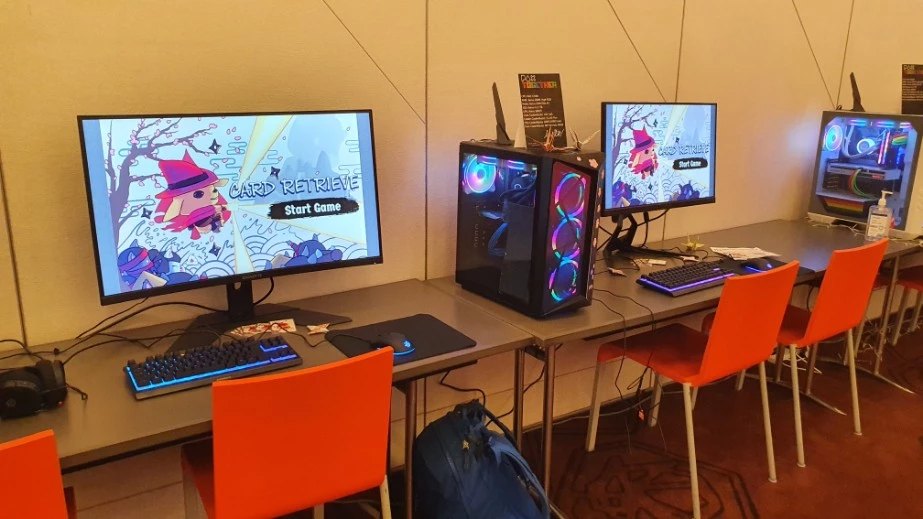 Card Retrieve tweet media