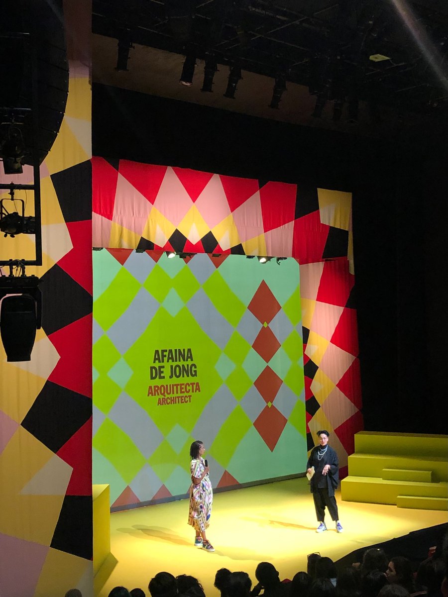 sopitas's tweet image. Exploramos What Design Can Do México 2023 en su 4ta edición. Este evento reunió a mentes creativas y apasionadas del diseño para abordar temas importantes como la emergencia climática y la equidad de género.🌟🎙️🇲🇽 @wdcdmxgnp #WhatDesignCanDo #WhatDesignCanDoMexico #WDCDMXGNP