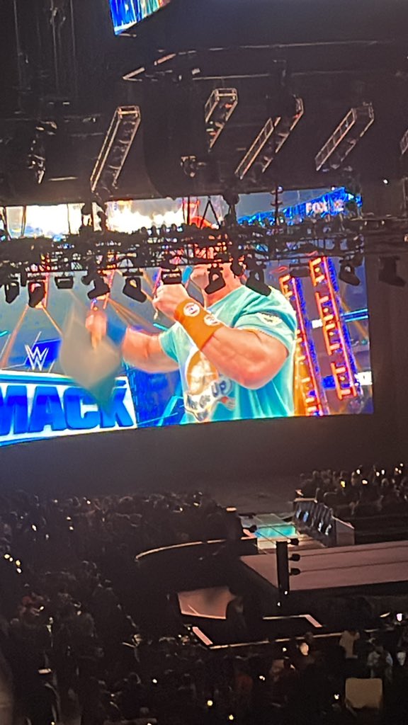 theg00na's tweet photo. #smackdown https://t.co/hozwykeEBA