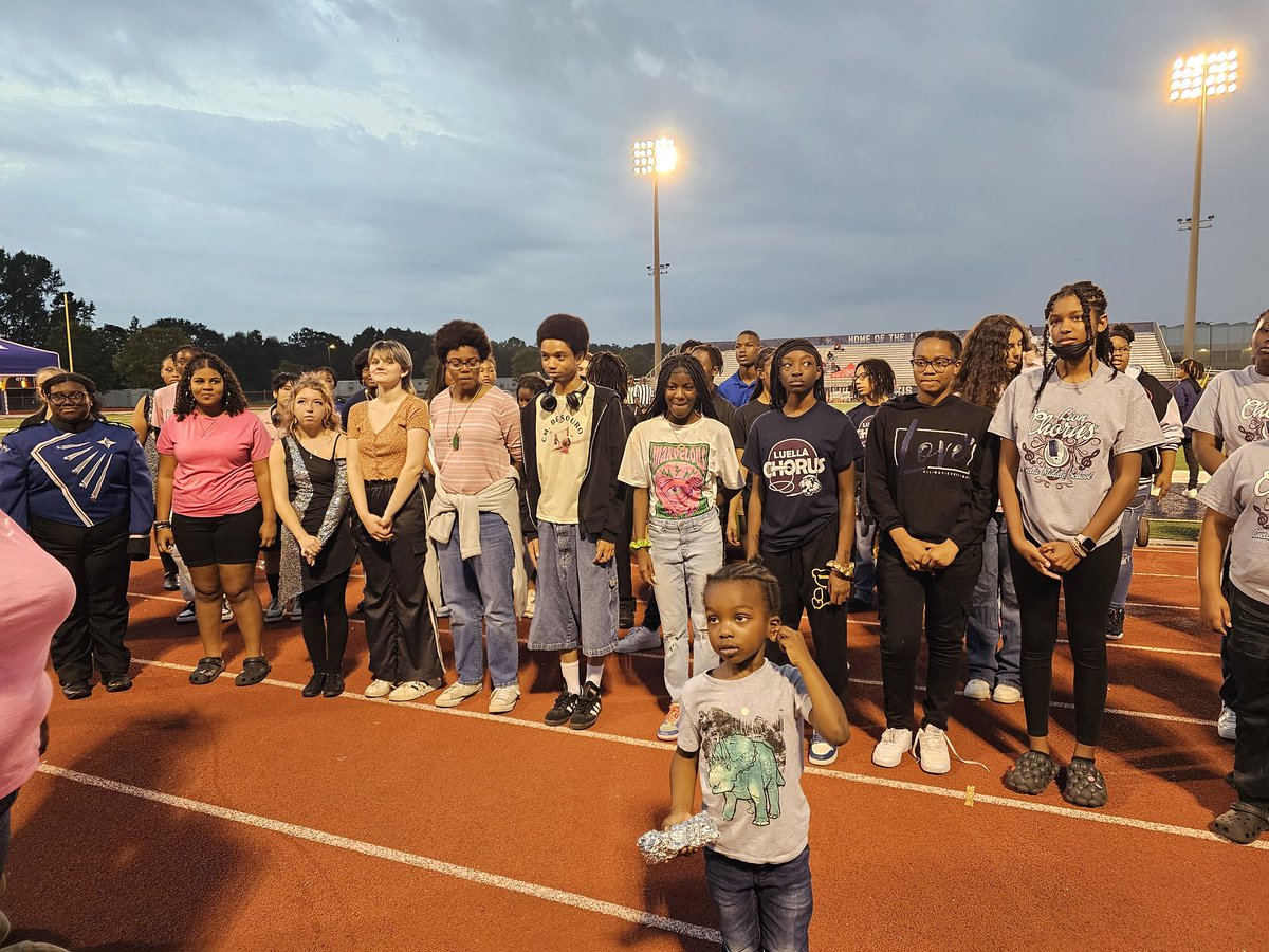 CaitlinBoyd21's tweet image. We&apos;re still at it as we celebrate at 8th graders at LHS vs. WHS football game! This is an annual event between our middle/high school fine arts/athletic departments! This year, we added elementary. #DoingWhatsBestForKids @FineArtsHCS @LuellaHS_HCS @LuellaMS_HCS @LESPrincipalDrM