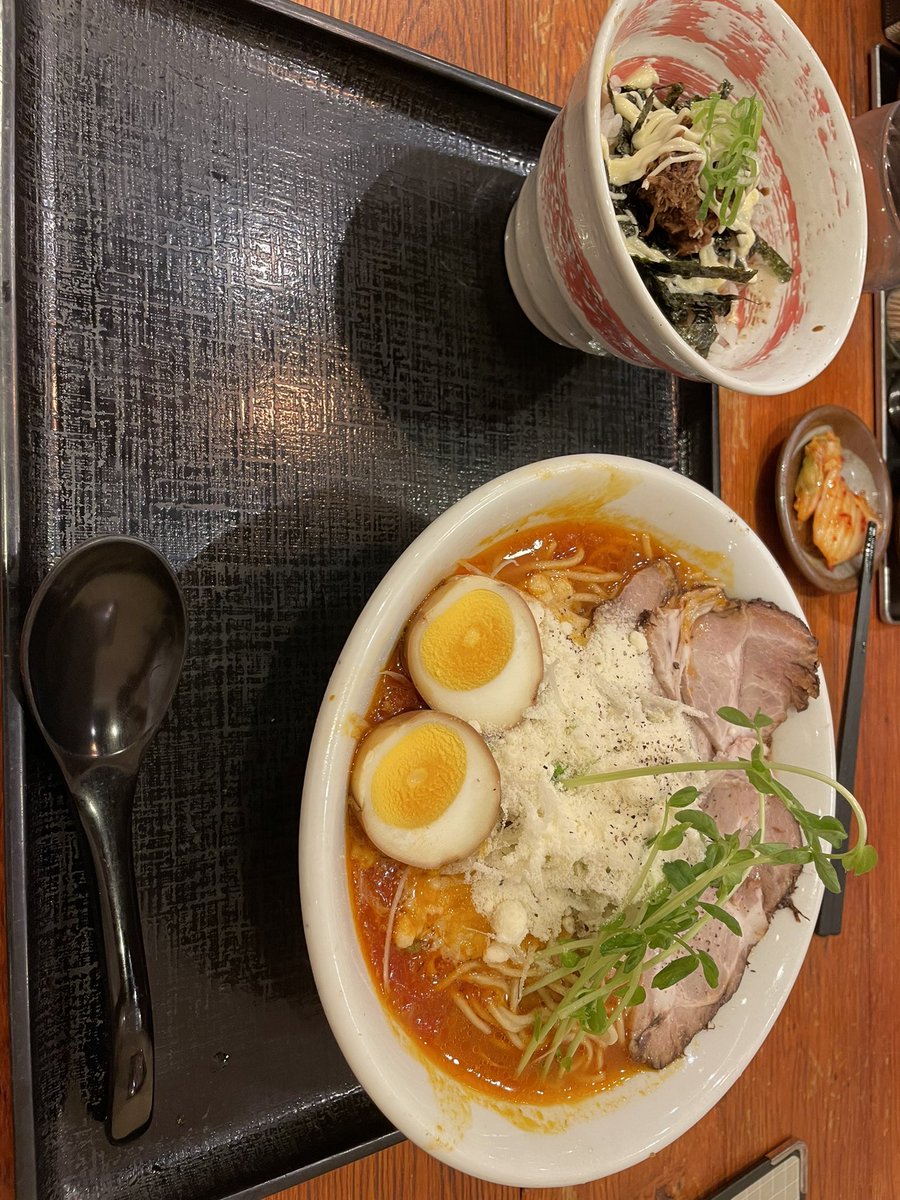 kyanasann7's tweet photo. おはようございます！最近寒くなって来ましたね⁝(  ‘ᾥ’  )⁝
体調に気をつけてお過ごしください！
僕は昨日職場の人とご飯に行きました😋🍴✨ https://t.co/NpA3JUw1mm