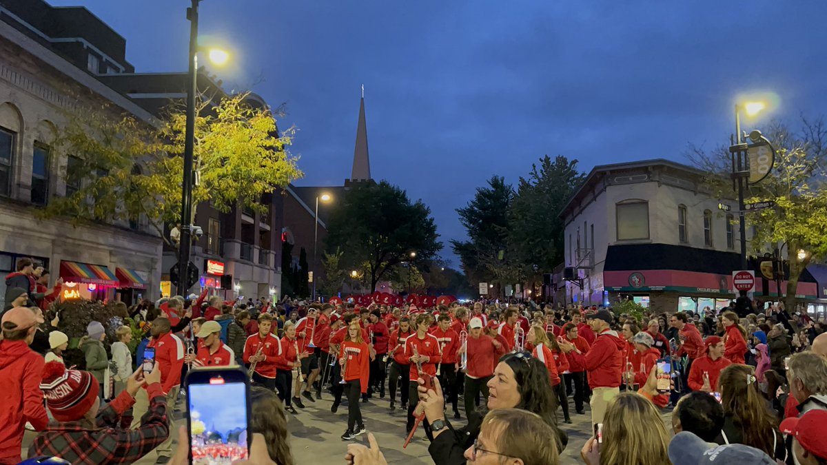 JWDuncan's tweet photo. On Wisconsin! Go Badgers! 🦡 https://t.co/tZJrMxFsDV
