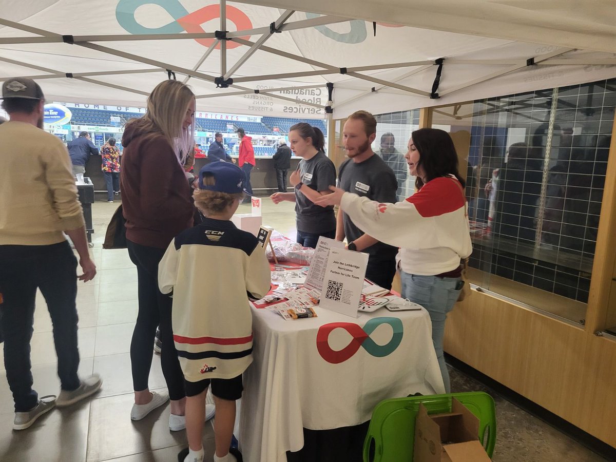 Hockey Gives Blood tweet media