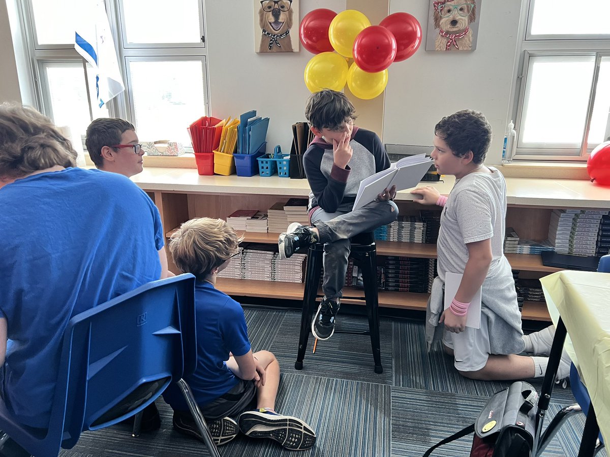Ms_Rush_MES's tweet photo. Part 3 - Students celebrated and shared their personal narratives, after weeks and weeks of hard work! I am so proud of all of their accomplishments!!! #wecandohardthings https://t.co/wdJgxcjOLH