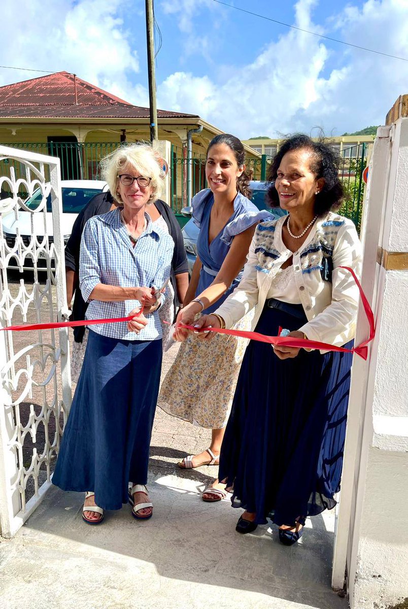 ArsMartinique's tweet photo. À l'occasion de la journée nationale des aidants, la DG ARS, la maire du Morne-Rouge et la sous-préfète St-Pierre ont inauguré ce jour la Plateforme ATOUMO dédiée aux #aidants de personnes âgées. Missions : répit, activités sociales. Merci aux acteurs engagés ! https://t.co/WexKmb48Zb