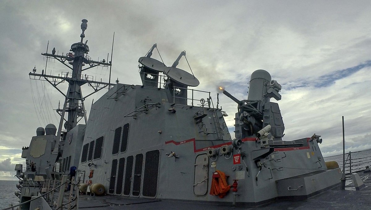 Ready, aim, #LiveFireFriday!
#USSDewey (DDG 105) fires the Close-In Weapons System during a live-fire exercise while operating in the Philippine Sea, last week.