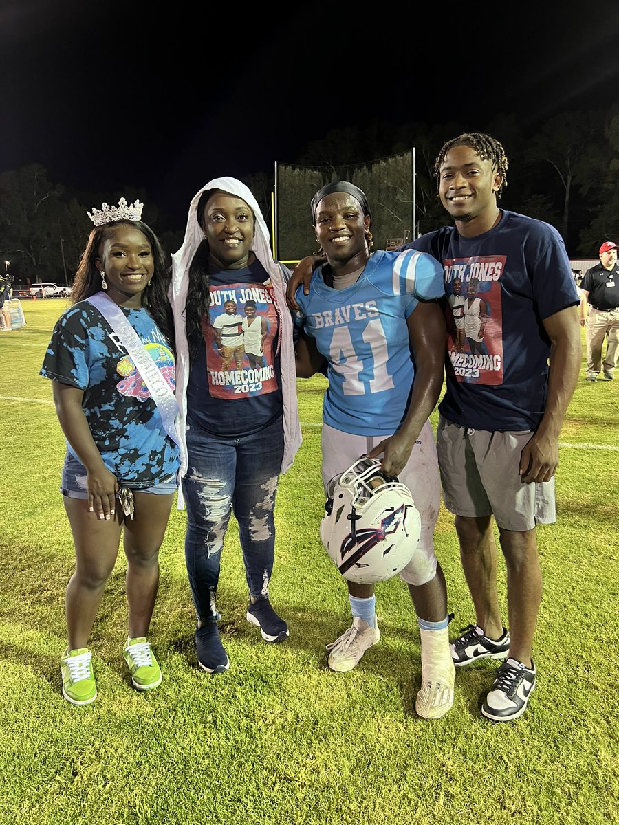 mcgilberry2000's tweet photo. South Jones Homecoming Queen and Mr. South Jones 
#twinz 

I’m so proud of my babies ❤️🫶🏾 https://t.co/PGmB94H2Kf