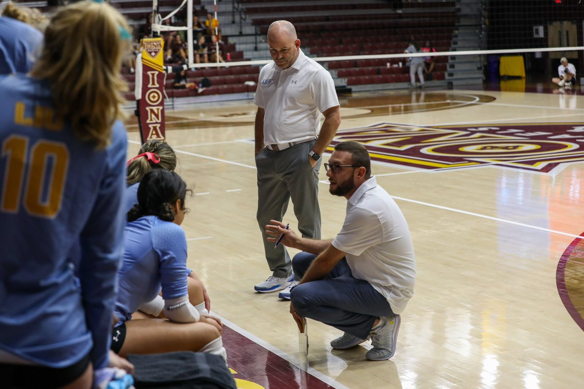 LIU_Volleyball's tweet photo. Happy #NationalCoachesDay !! 🦈🏐 https://t.co/lJYizEJTCg