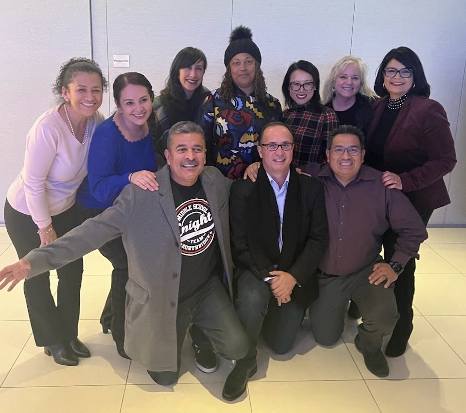 3RamosRichard's tweet photo. Thank you ⁦@CahnFellowship⁩ and ⁦@LASchools⁩. Proud of serve with such an amazing group of #LAUSD principals. I am proud to be a Cahn Fellows Alumni #Tenacious20 https://t.co/tqT673RvB8