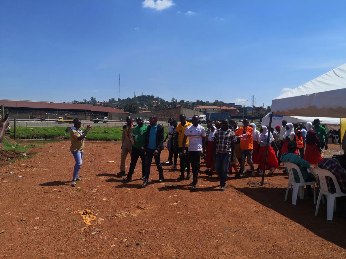 focuslifedlink's tweet photo. Today 6th October 2023, we celebrated Kawempe youth Day &amp; participated in the Urban tree planting activity at the boundaries of Bwaise New tax park. thax @roofingsgroup @KCCA Kawempe Divison &amp; all those who Engaged in Kawempe youth Day celebrations. https://t.co/IIBLnZGDtJ