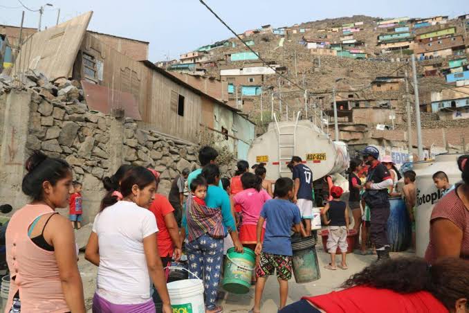 justicierope's tweet image. Este es el país que nos dejaron Vladimir Cerrón y Pedro Castillo: peruanos en pobreza extrema, sin educación, sin vivienda digna, sin salud, sin seguridad, sin trabajo, sin comida y sin agua.
¡No más pobres en un país rico! Ahí está tu voto vigilante, idiota. #Sedapal