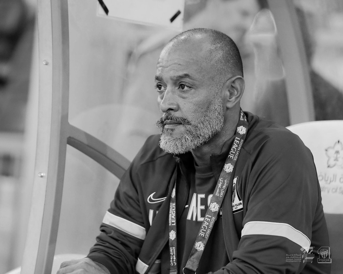 njzR99's tweet photo. خروج هذا الاحمق راح يحل كثير من مشاكل الاتحاد اولها عودة العبود واللعب بواقعية بعيداً عن القناعات الغريبة 

#طرد_نونو_سانتو_مطلب https://t.co/p1GWGKKZMQ