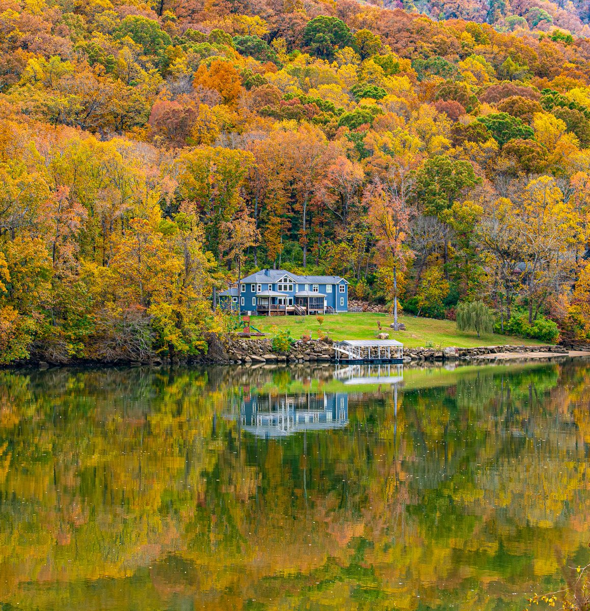 Just around the corner- Fall colors like these are almost here. #fallcolors #snoopersrock #prenticecooper