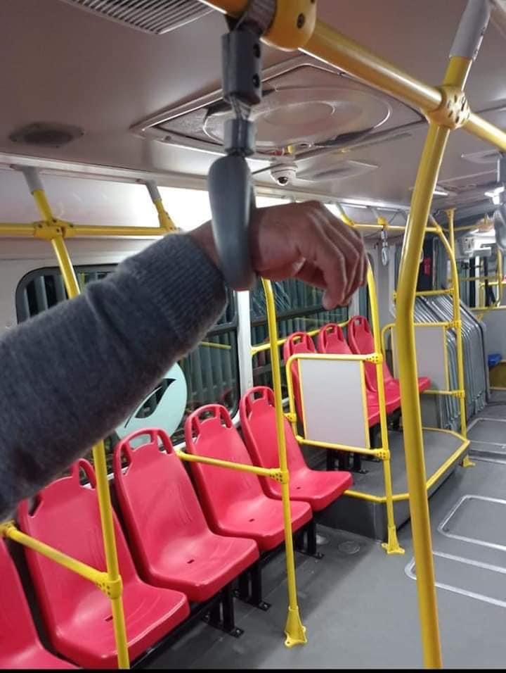 Mi jefe: Porque no a llegado al trabajo.

Yo:

#transmilinio #Bogotá #transporte