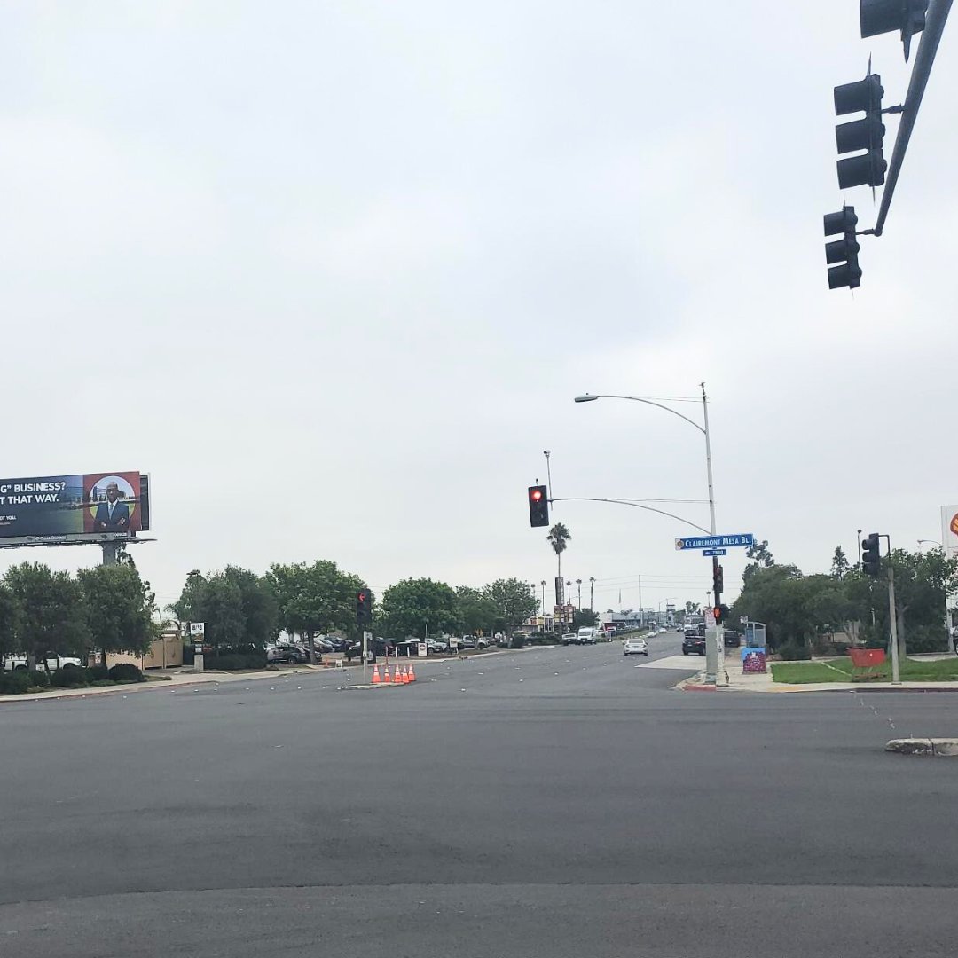 CityofSanDiego's tweet photo. This month is #OverlayOctober!πGet a special look at what we are doing to #GetItDone in our streets. Overlay is when crews grind down & remove inches of worn-out road & βlayβ new asphalt βoverβ the base. View recently overlaid roads in #KearnyMesa! #SanDiegoatWork #FridayRoadFix https://t.co/ZBhwzYpCk4