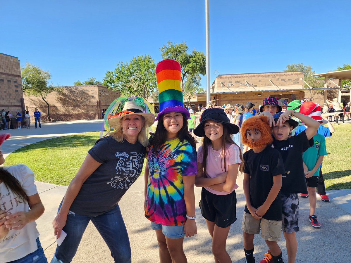 Stetson Hills School (@stallions_sh) on Twitter photo The Hat Parade was a HUGE success today! We were able to raise $636.26 for Heavenly Hats today! Thank you, thank you!! <a href="/DVUSD/">Deer Valley Unified School District</a> The Hat Parade was a HUGE success today! We were able to raise $636.26 for Heavenly Hats today! Thank you, thank you!! <a href="/DVUSD/">Deer Valley Unified School District</a>