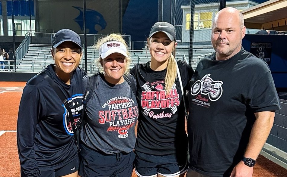 CoachCon_sb's tweet photo. Happy National coaches day to my tribe! Love y’all!! @CoachScarf @CoachMcK_CHHS @curtis_coach @CoachDHoff @CoachHancockJ @amichayle @MoonTiphani @Coach_Dettmer https://t.co/kDLedZVVen