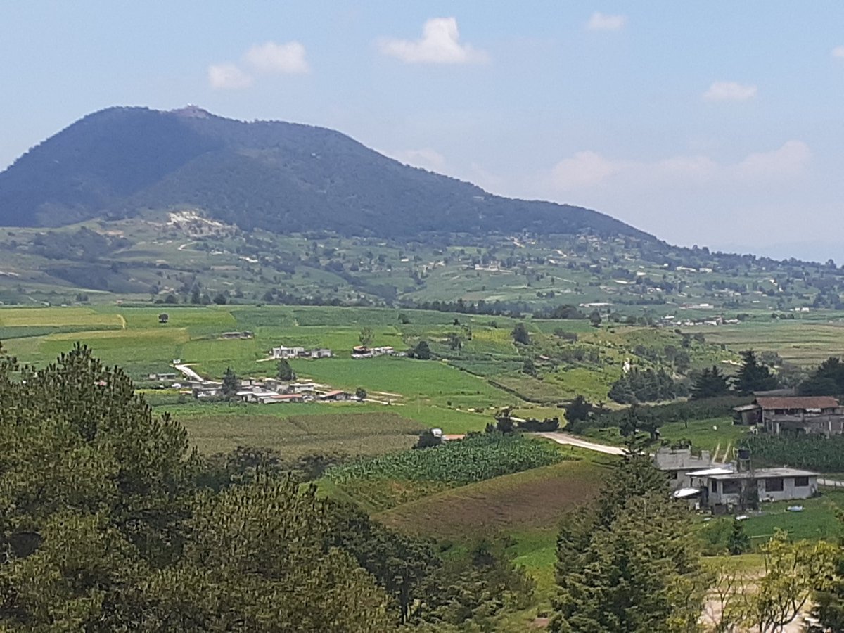 Contemplando el paisaje que nos regala la naturaleza en mi  pueblito