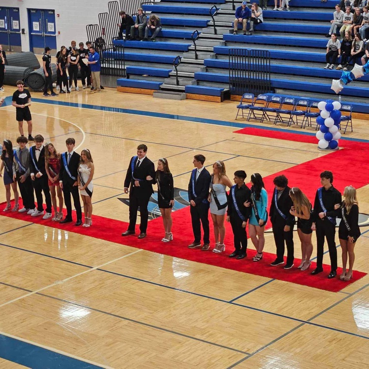 Lakeland High School held their Pep Assembly this morning ahead of tonight's Homecoming Football Game. Kick off is at 7:00pm Go Eagles! 
#HVSsuccess 
#WeAreHVS