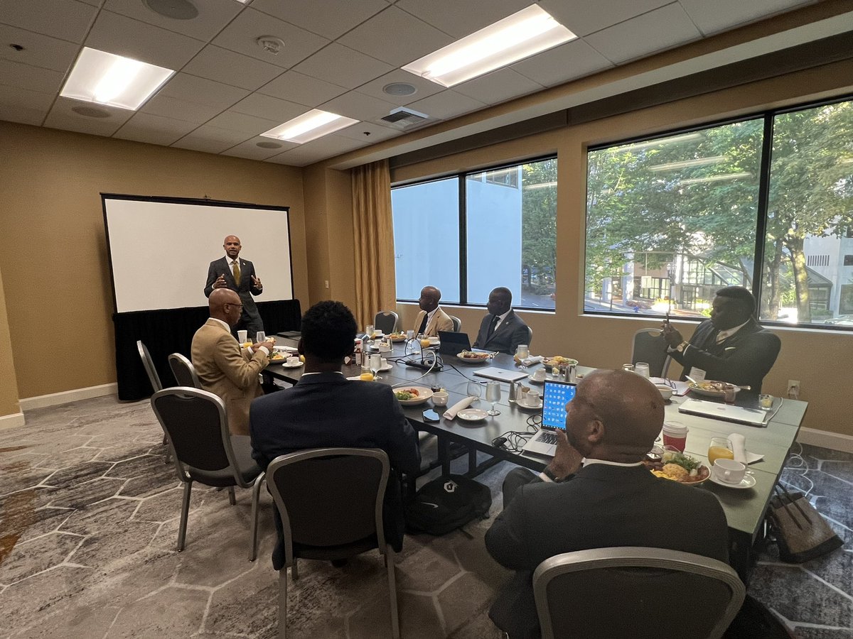 acei06's tweet photo. Alpha Community Education Initiative (ACEI) at our bi-annual in-person board meeting in Portland, OR at the Alpha Phi Alpha Western Region 15th Annual Leadership Academy &amp; College Brothers Retreat. Glad to be joined today by the 30th WRVP Bro. Wayne Kimball, Jr.#acei #alphawest https://t.co/uIOFEpbAkR