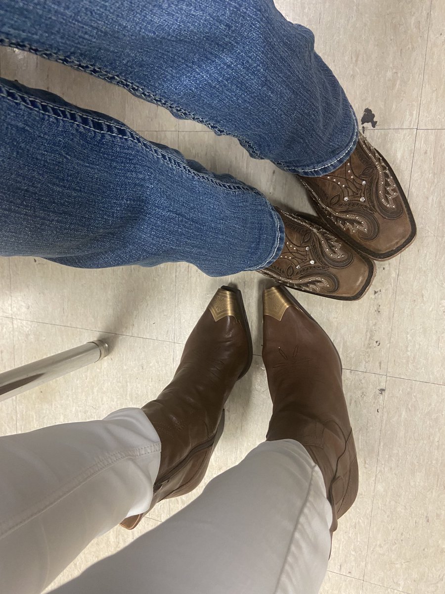 CharityOkafor8's tweet photo. Hispanic Heritage Month - [ ] #MyAldine #AldineConnected #AldineConectado #TrojanForward ⁦@TeagueMS_AISD⁩ ⁦@gwschattle281⁩ ⁦@IndiaRatliff10⁩ ⁦@sweetsouthertea⁩ @russ https://t.co/ZlV0c1smFx