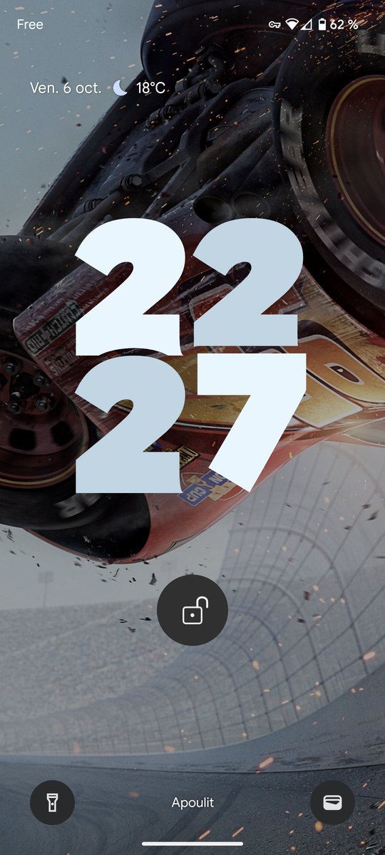 mrdefransac's tweet photo. @android_fhd With auto changing wallpaper and theme, love it https://t.co/PKKr4wPTLg