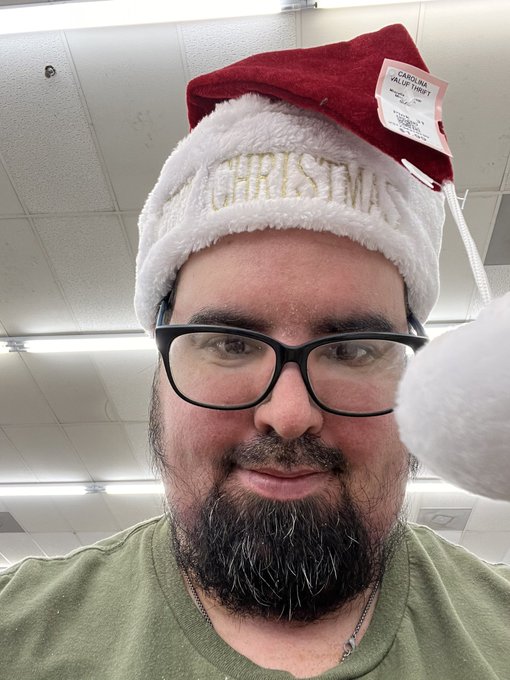 Well, it's back to work again. Here's a funny picture with me having a Santa hat on. https://t.co/CJ<a href="/tag/beardgang"class="tags"><span>#beardgang</span></a><a href="/tag/beardedmen"class="tags"><span>#beardedmen</span></a>