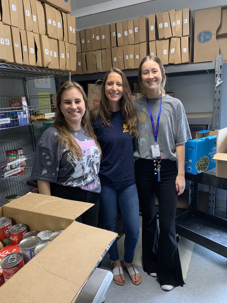 AFHS_Key_Club's tweet image. 702 pounds of food donated to the Holly Springs Food Cupboard! Thank you key clubbers for bringing in those food donations!