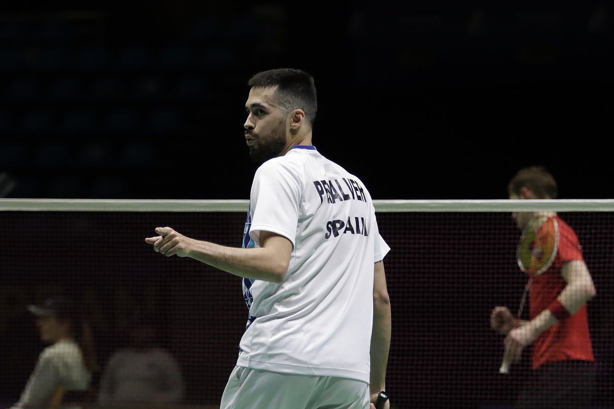 ‼️ Kike Peñalver, único superviviente español en el #ScottishOpen, luchará por meterse en las medallas.

Disputa los cuartos de final este sábado sobre las 10:45h.

➕INFO y DIRECT⭕️
📲 badminton.es/news/149560/Ki…