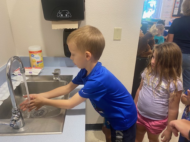 Nurse Jaime is teaching germs and how to properly wash hands to our little ROCKETS!!!  Everything you need to know in life, you learn in kindergarten;-)