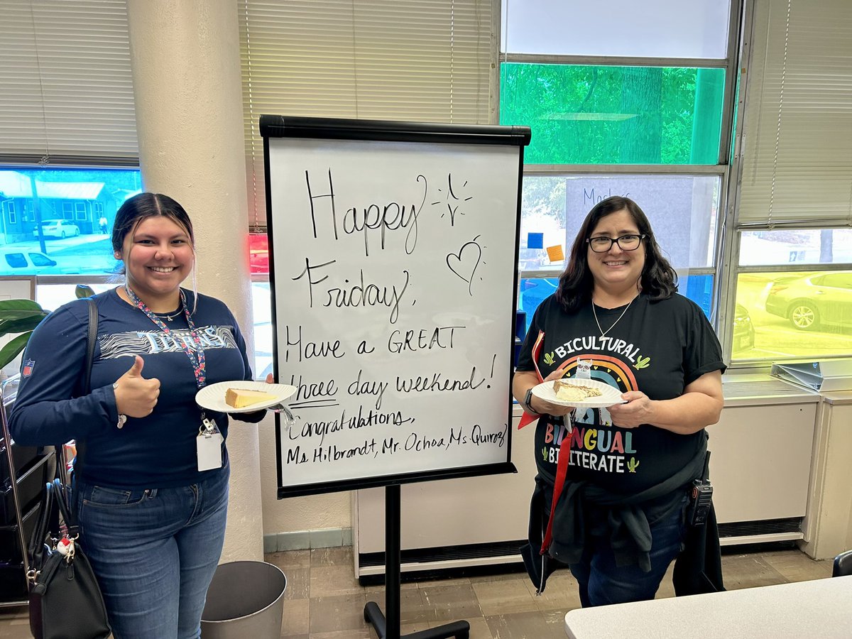 How do the <a href="/SAISD/">San Antonio ISD</a> Pershing Elementary teachers celebrate a 3-day weekend? 🤩 With a sweet treat from the <a href="/Cheesecake/">The Cheesecake Factory 🍰</a> Factory!  👍🏽#SAISDFamilia <a href="/JoaniGD/">Joanelda G. De Leon</a>