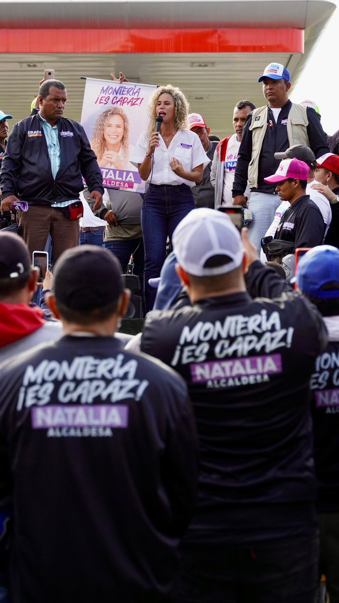 El mototaxismo apuesta por nuestra fórmula, que ofrece la solución que les brindará prosperidad a ellos y a sus familias. Agradecemos a estos padres, madres, esposos, hijos y amigos que hoy una vez más nos demostraron su apoyo incondicional.

¡Vamos con toda!
