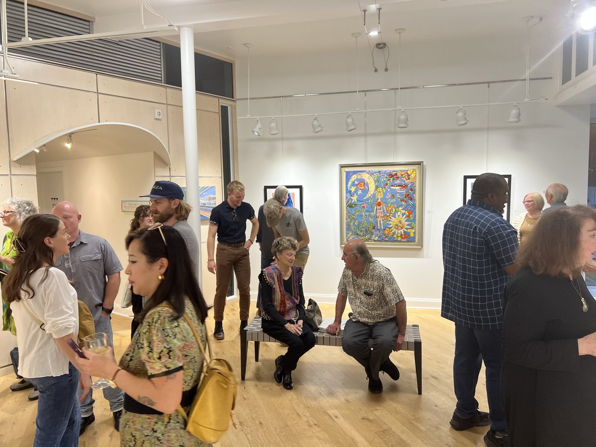 Lovely reception last night at the Creative York gallery, York, PA, for the Everyday People Exhibit. 10 N. Beaver St., open Mon-Sat. Through November 18. Road trip😊 A nice mix of a variety of media!