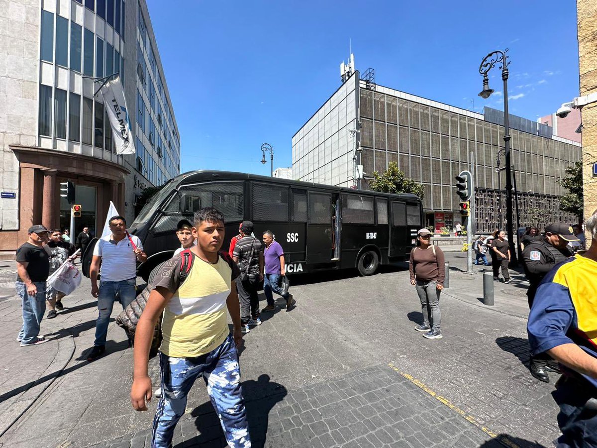 #Enterate 👉| Antorchistas de la CDMX el día de hoy fueron agredidos  por realizar una manifestación dónde le pedían al Jefe de Gobierno Martí Batres, resolución a problemas de capitalinos. #MorenaReprimeEnLaCDMX