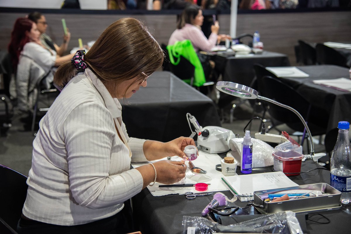 CorferiasBogota's tweet photo. ¡Todos están invitados a explorar el espectacular mundo de la estética y el bienestar! 💆🏼♂️💜
Deja #QueElMundoTeVea en #BellezaySalud y descubre las últimas tendencias, productos y vive una experiencia inolvidable.
Adquiere tus entradas en https://t.co/DEMTUfupIU o en taquillas. https://t.co/COzaYaJ5du